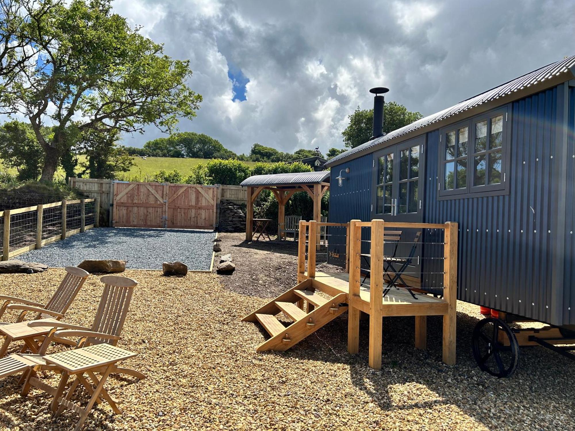 West Lyn Farm B&B And Shepherd Hut Lynton Eksteriør bilde